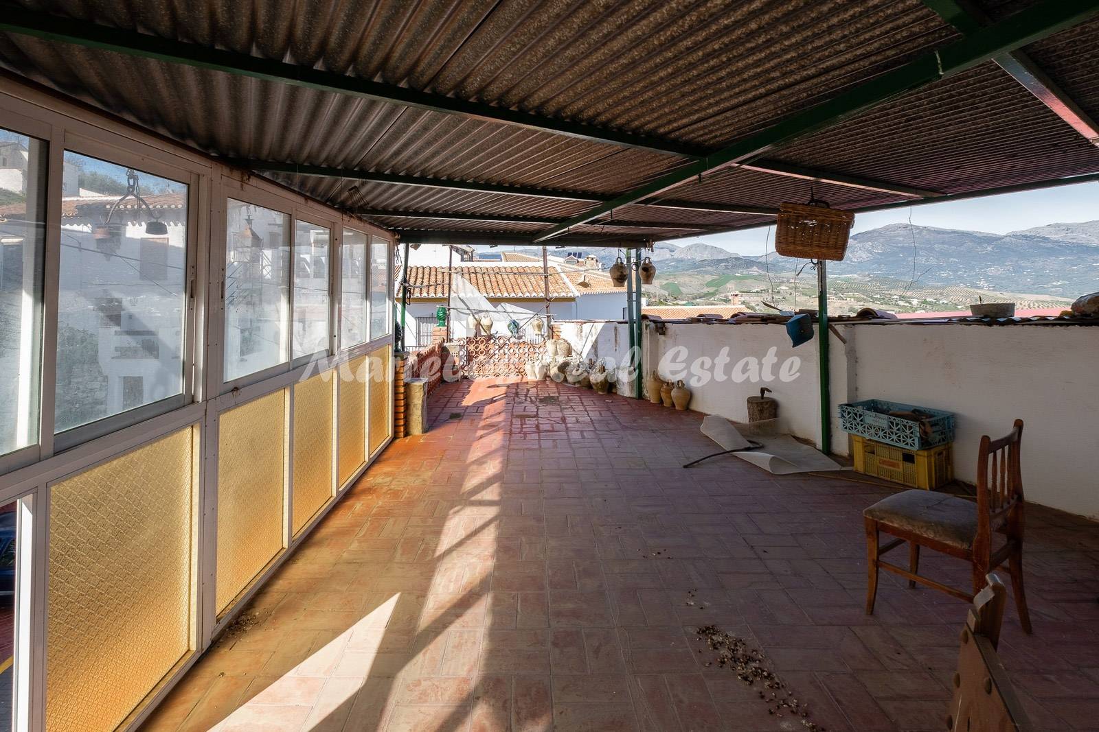 Venta de casa en La Viñuela (Proyecto de renovación), 8 dormitorios - zona Los Romanes