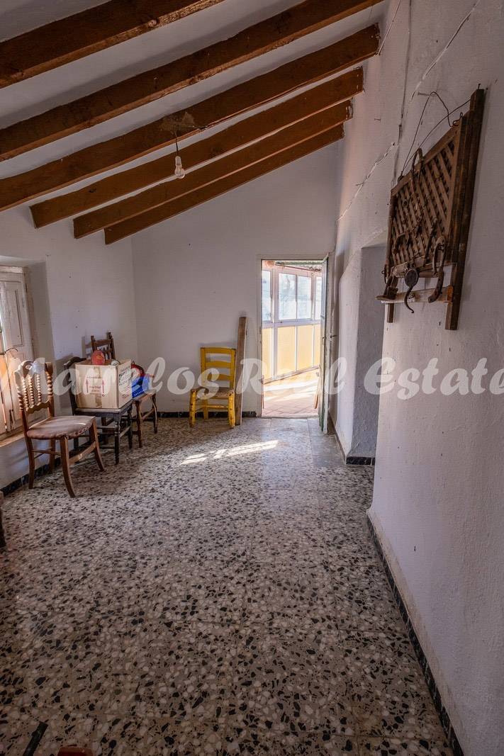 Venta de casa en La Viñuela (Proyecto de renovación), 8 dormitorios - zona Los Romanes