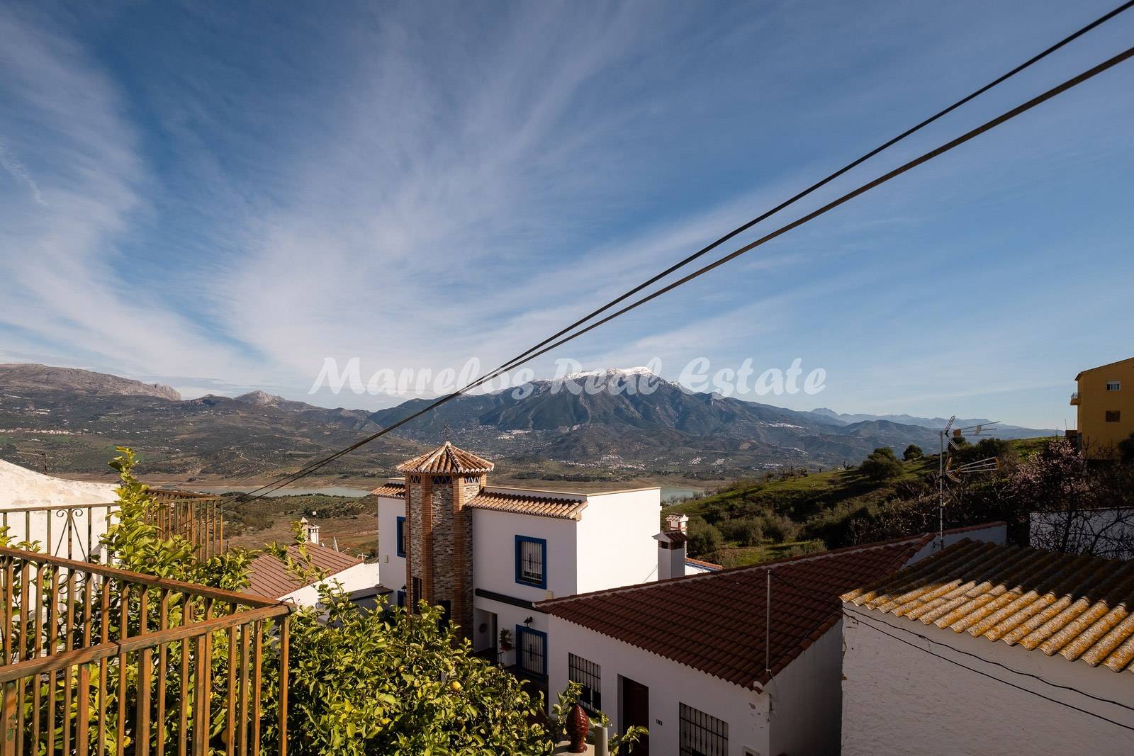 Venta de casa en La Viñuela (Proyecto de renovación), 8 dormitorios - zona Los Romanes