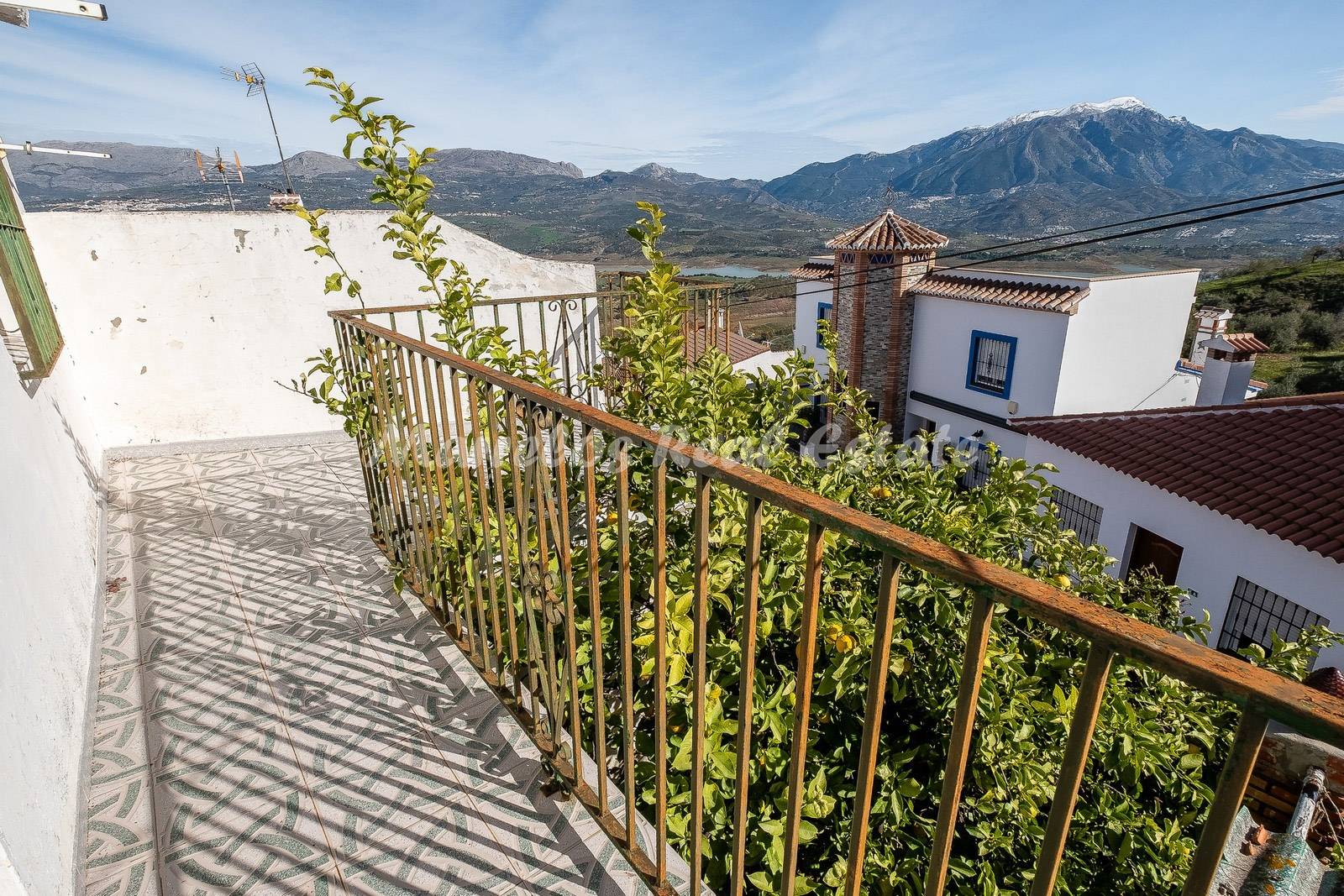 Venta de casa en La Viñuela (Proyecto de renovación), 8 dormitorios - zona Los Romanes