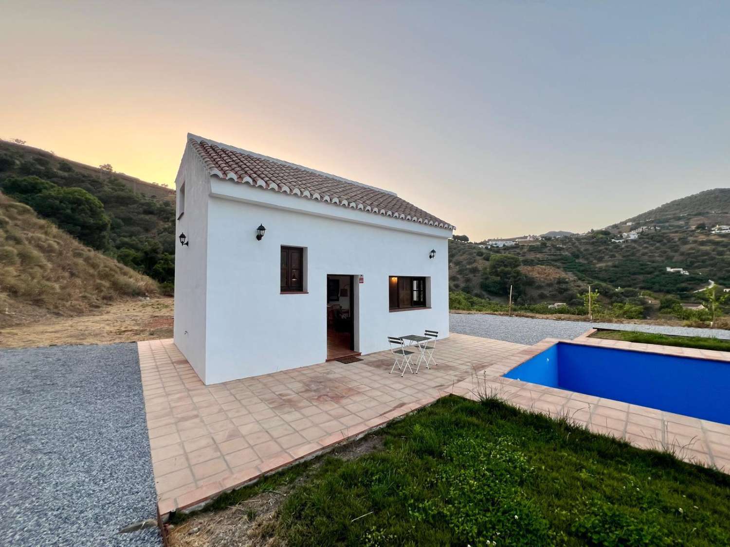 Encantadora casa de campo renovada en venta en Frigiliana