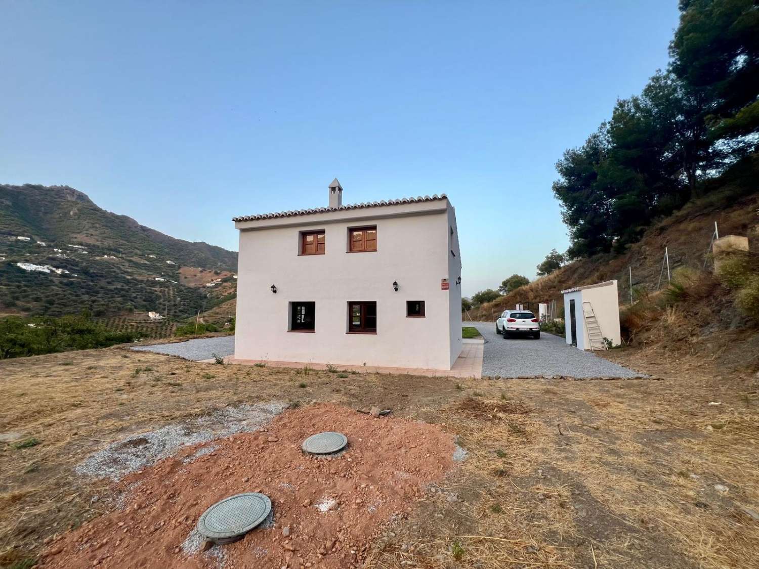 Encantadora casa de campo renovada en venta en Frigiliana