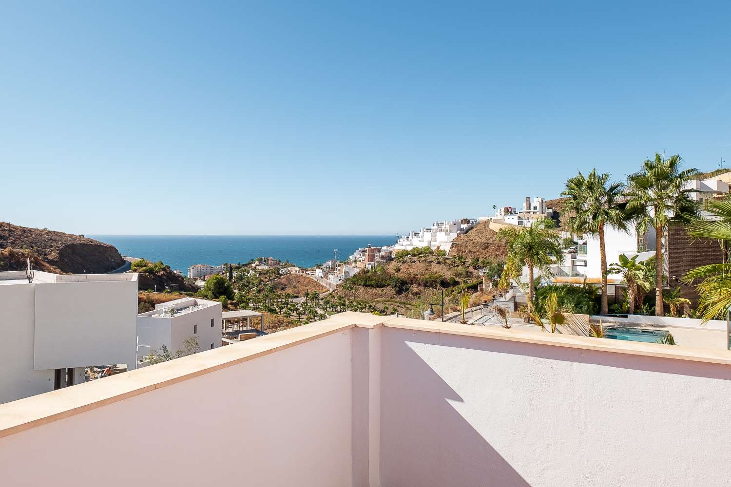 Villa de lujo con piscina, vistas al mar y dos apartamentos separados para invitados