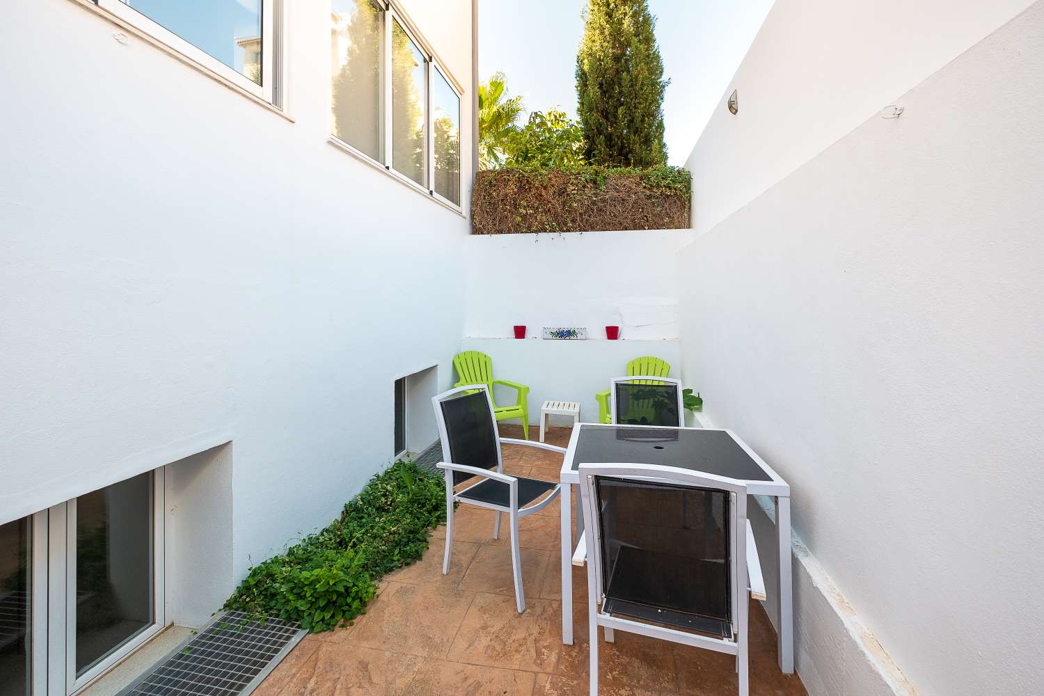 Villa de lujo con piscina, vistas al mar y dos apartamentos separados para invitados