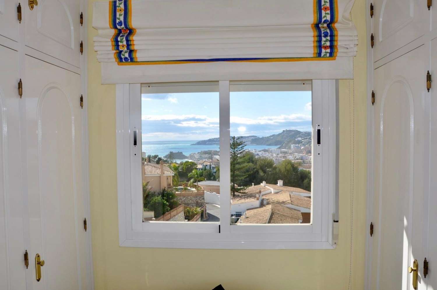 Fantástica villa con vistas al mar y a la montaña situada en Almuñécar,