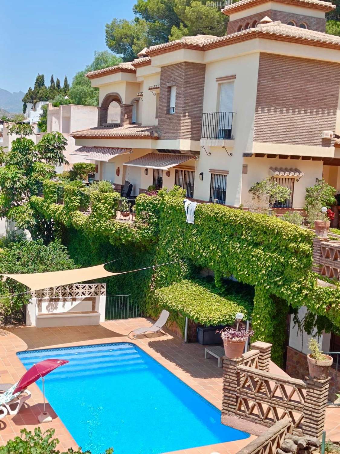 Fantástica villa con vistas al mar y a la montaña situada en Almuñécar,