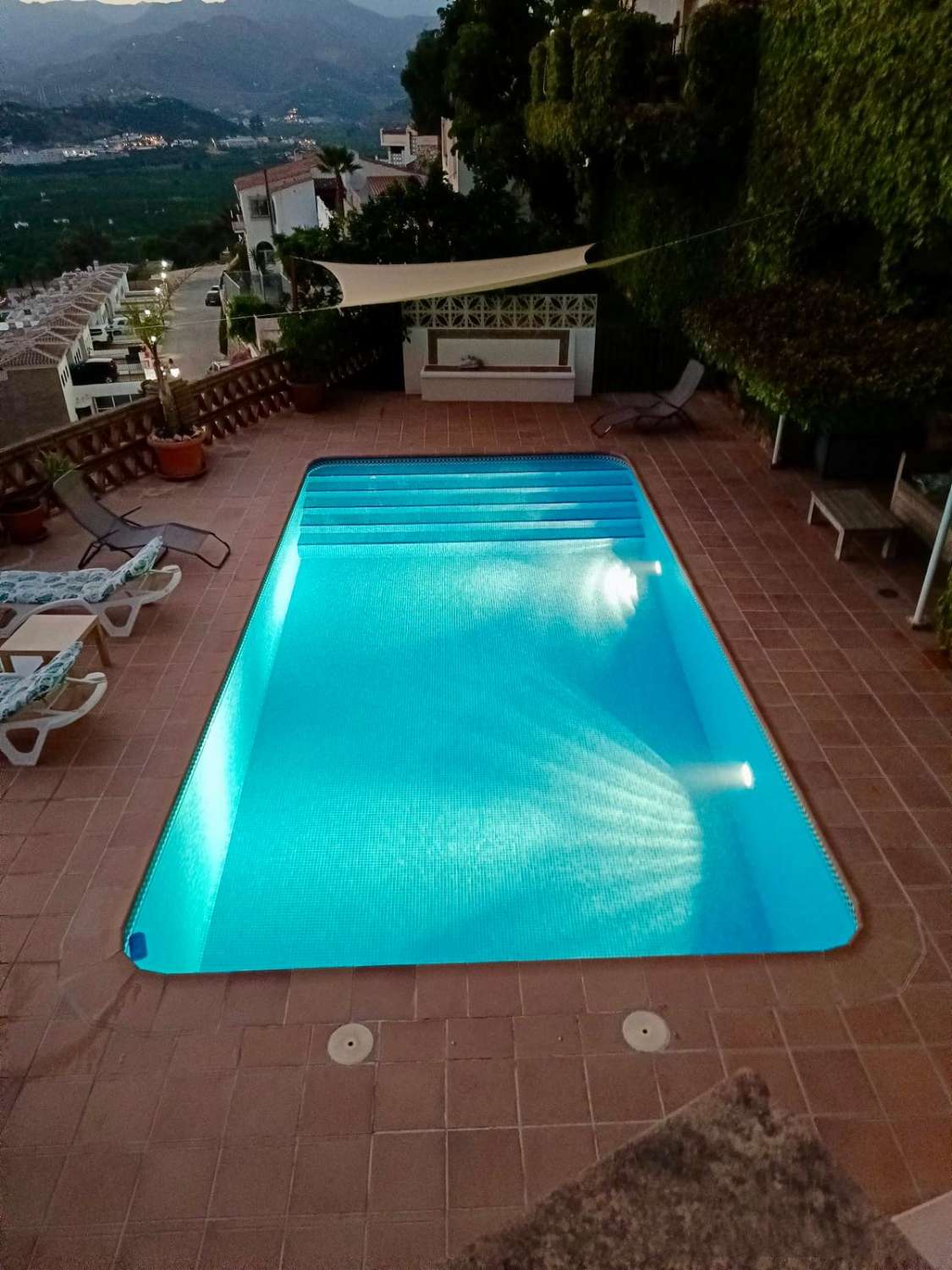 Fantástica villa con vistas al mar y a la montaña situada en Almuñécar,