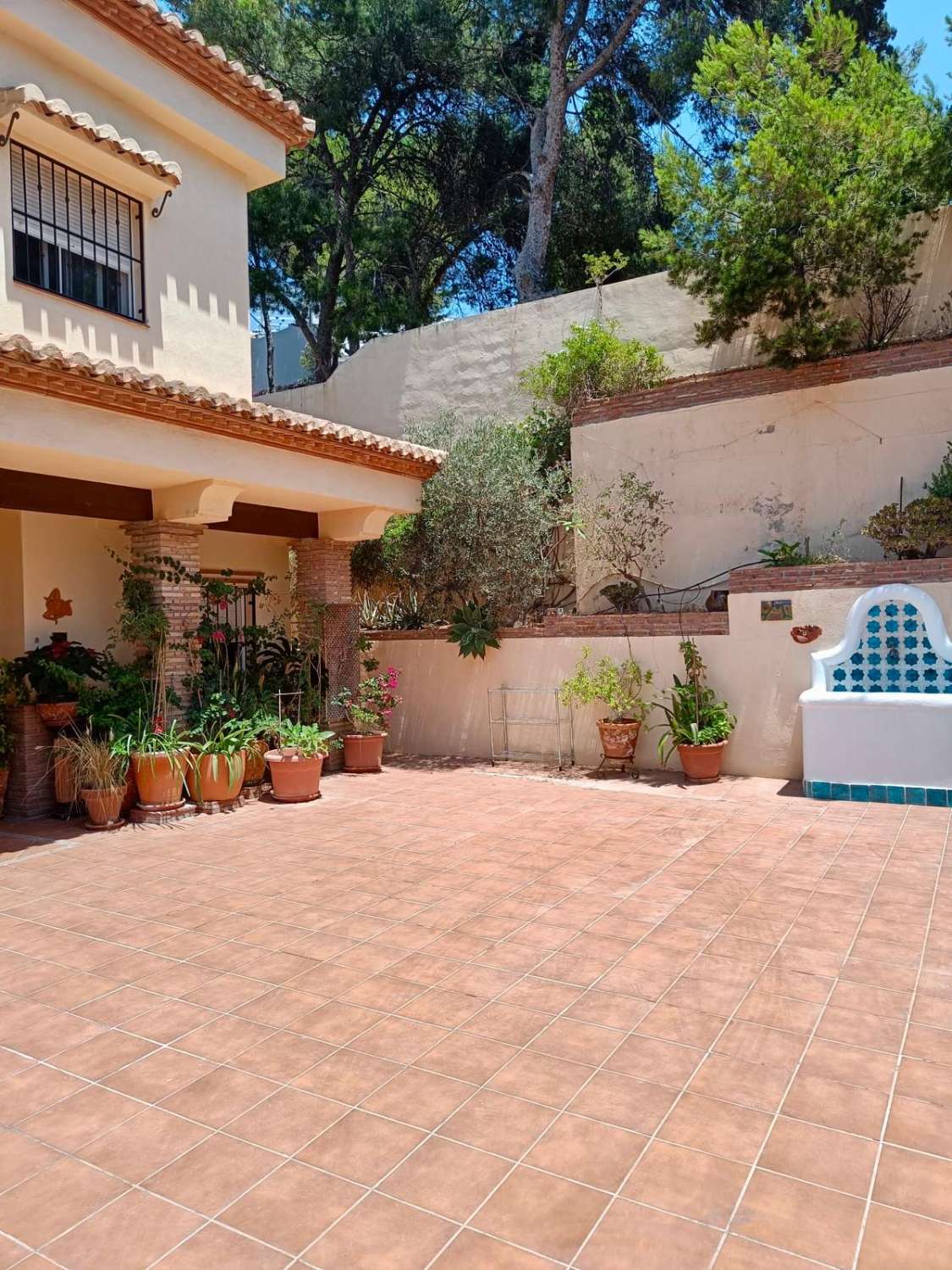 Fantástica villa con vistas al mar y a la montaña situada en Almuñécar,