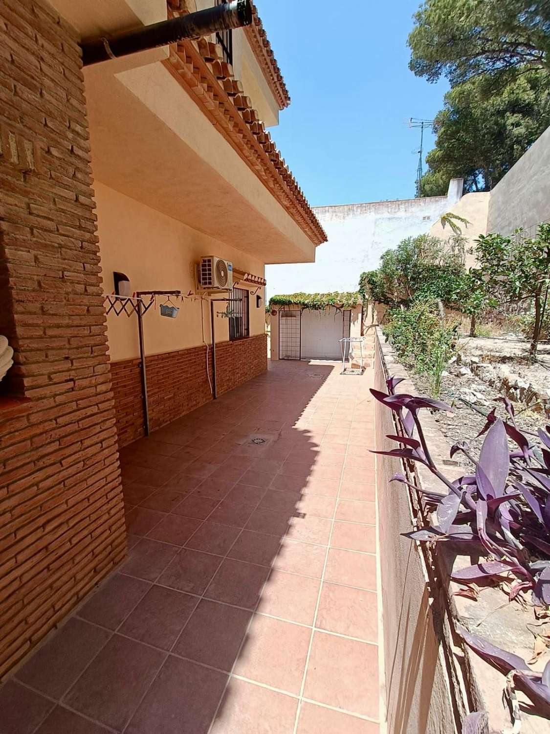 Fantástica villa con vistas al mar y a la montaña situada en Almuñécar,