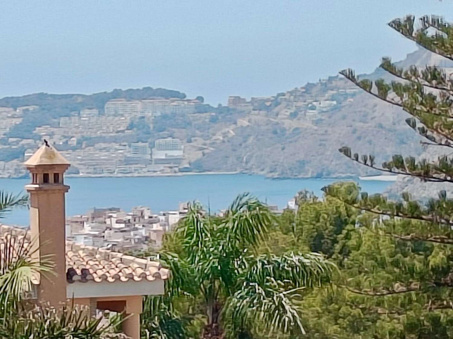 Fantástica villa con vistas al mar y a la montaña situada en Almuñécar,